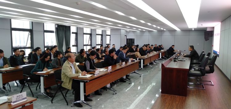 集團公司舉辦第一期“部長業(yè)務(wù)工作輔導講座”